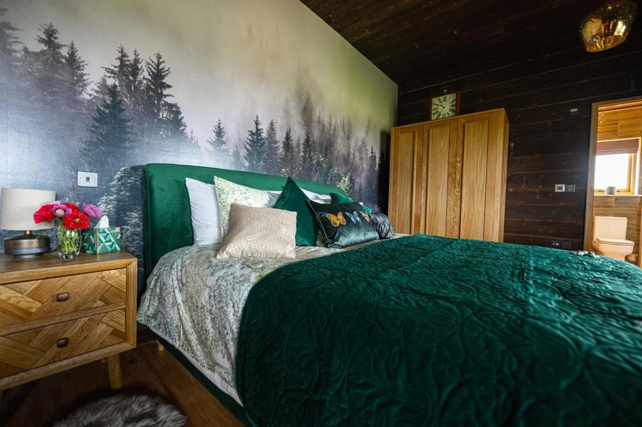 Luxury Log Cabin With A Hot Tub Stone  외부 사진