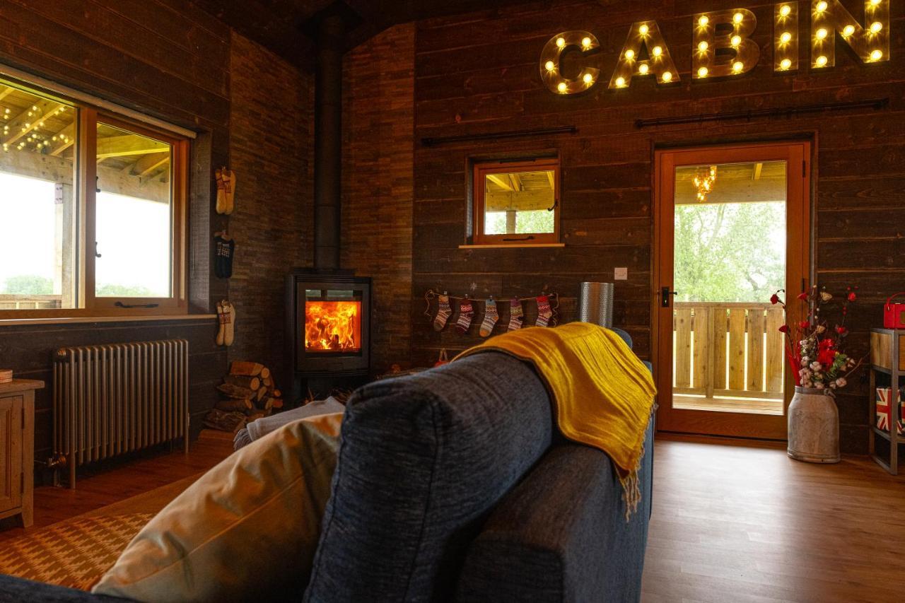 Luxury Log Cabin With A Hot Tub Stone  외부 사진